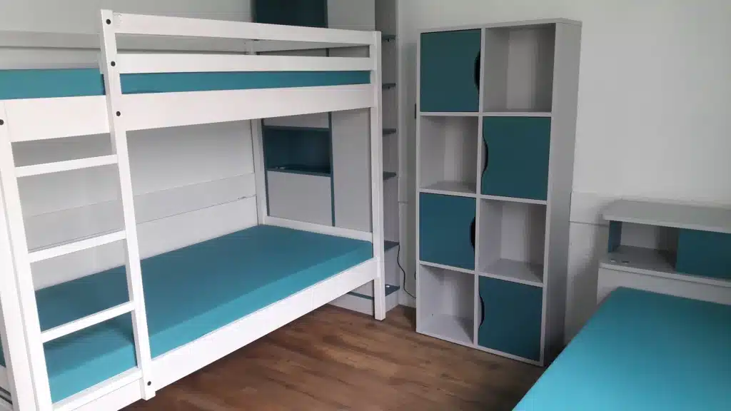 chambre d internat mfr rhone lits superposes blancs matelas